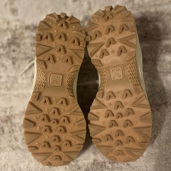 Veja Women’s Venturi Running Sneakers - Size US 6 - Picture 7 of 8